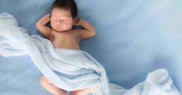 Memperhatikan Anak Baru Lahir